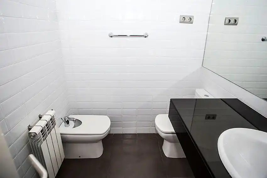 Baño de Piso de alquiler en Sant Cugat del Vallès con Calefacción, Terraza y Trastero