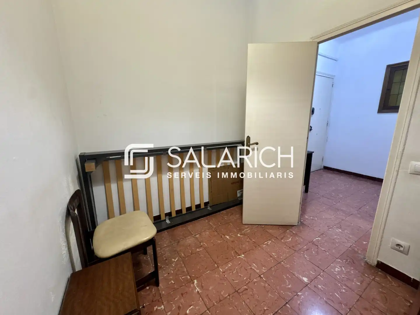 Flat for sale in Barcelona  with Air Conditioner and Balcony