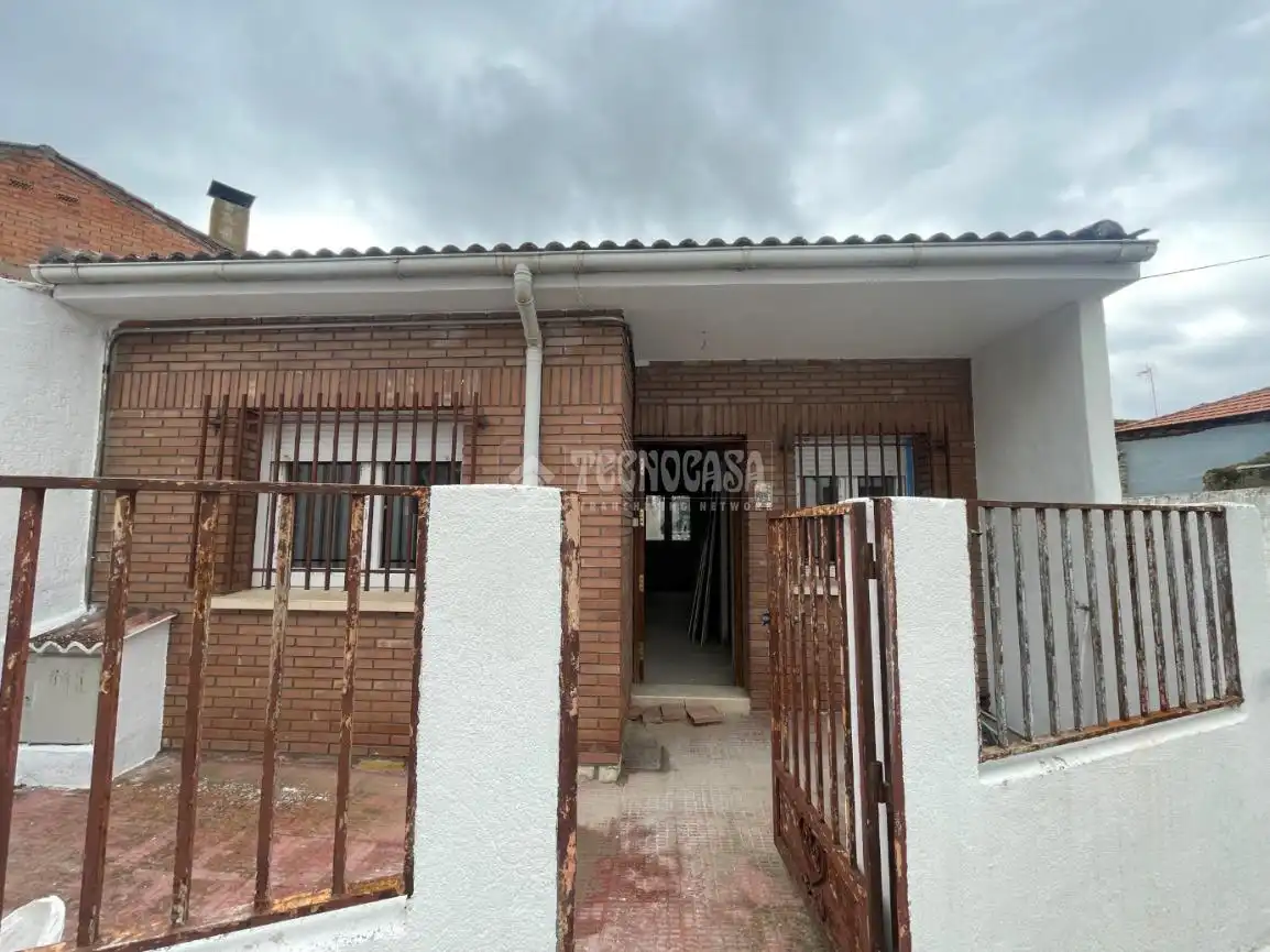 Exterior view of Detached homes for sale in El Vellón  with Air Conditioner and Heating