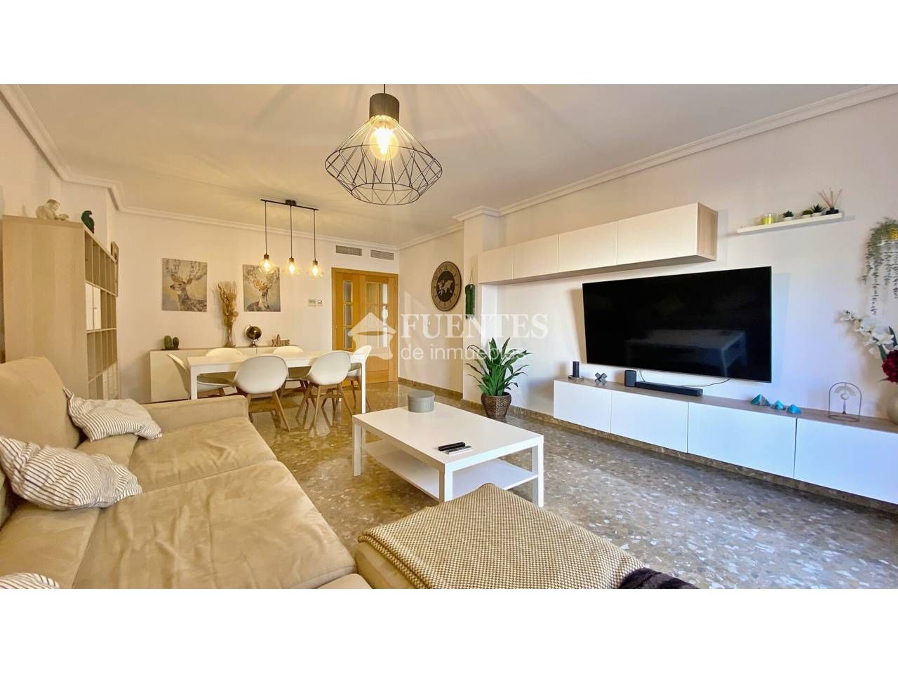 Sala d'estar de Pis en venda en Alicante / Alacant amb Aire condicionat, Terrassa i Traster