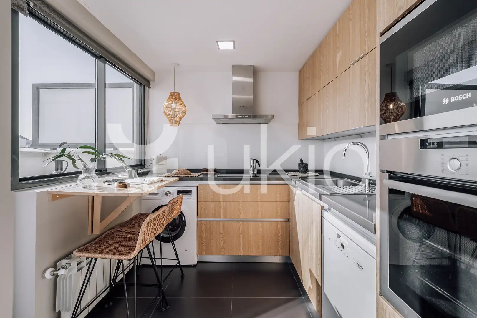 Kitchen of Flat for rent in Madrid  with Air Conditioner, Terrace and Furnished