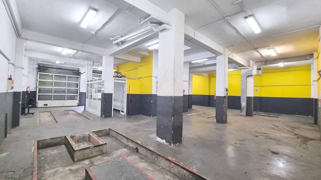 Local comercial en Alquiler en Calle de la Madre Genoveva Torres Morales en Ruiseñores