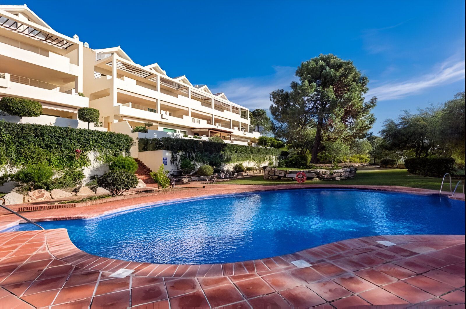 Piscina de Apartament en venda en Estepona amb Aire condicionat, Terrassa i Traster