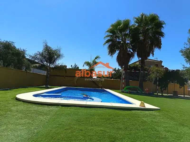 Villa con piscina in vendita a Camino de la Barquera 88, imagen 2