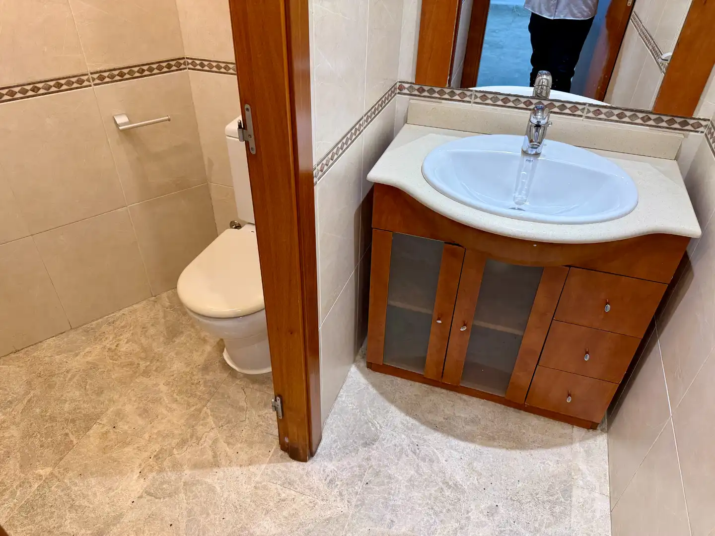 Badezimmer von Wohnung zum Verkauf in Barcelona mit Heizung, Terrasse und Alarm