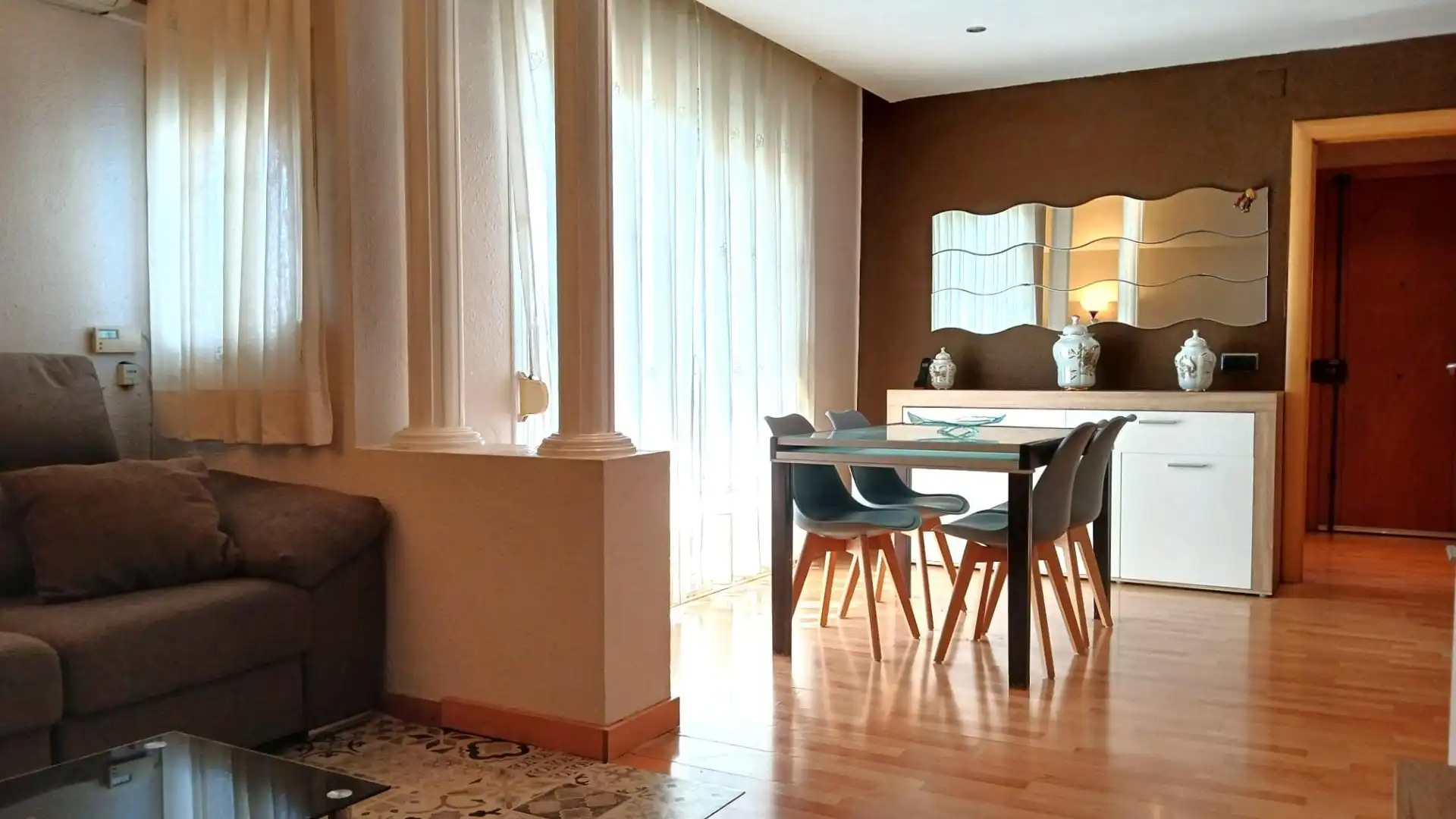 Living room of Flat for sale in Sabadell  with Air Conditioner, Parquet flooring and Terrace