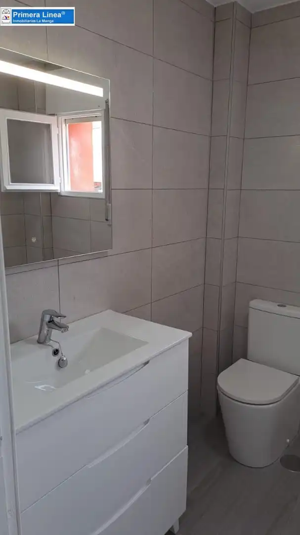 Badezimmer von Wohnungen zum Verkauf in Cartagena mit Privatgarten, Terrasse und Möbliert