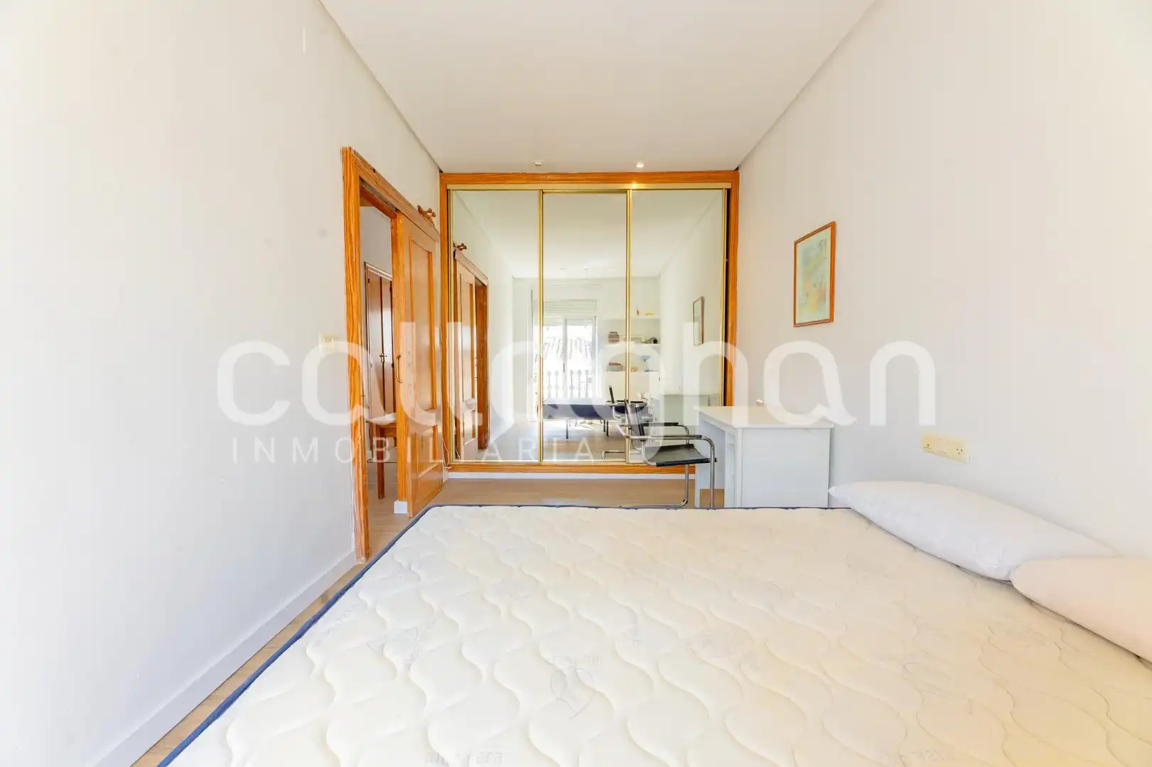 Schlafzimmer von Wohnung zur Miete in Valencia mit Klimaanlage, Abstellraum und Möbliert