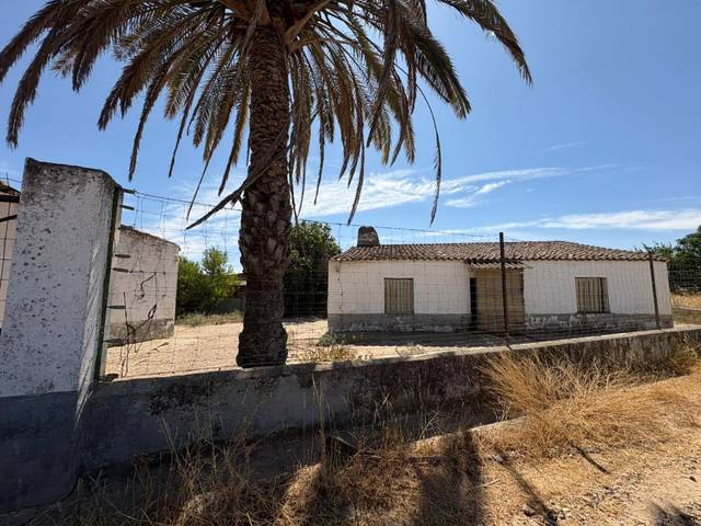Terreno en Venta en Calle Carmen Martín Gaite, 1 en Oeste