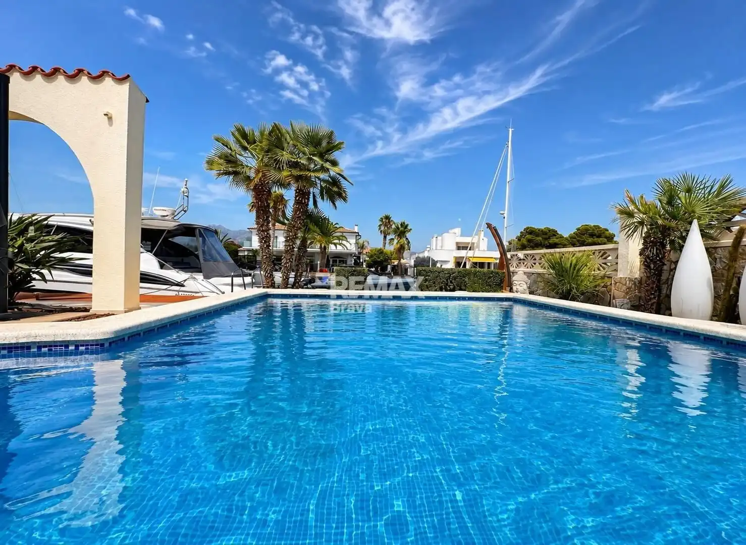 Piscina de Casa o xalet en venda en Roses amb Aire condicionat, Calefacció i Jardí privat