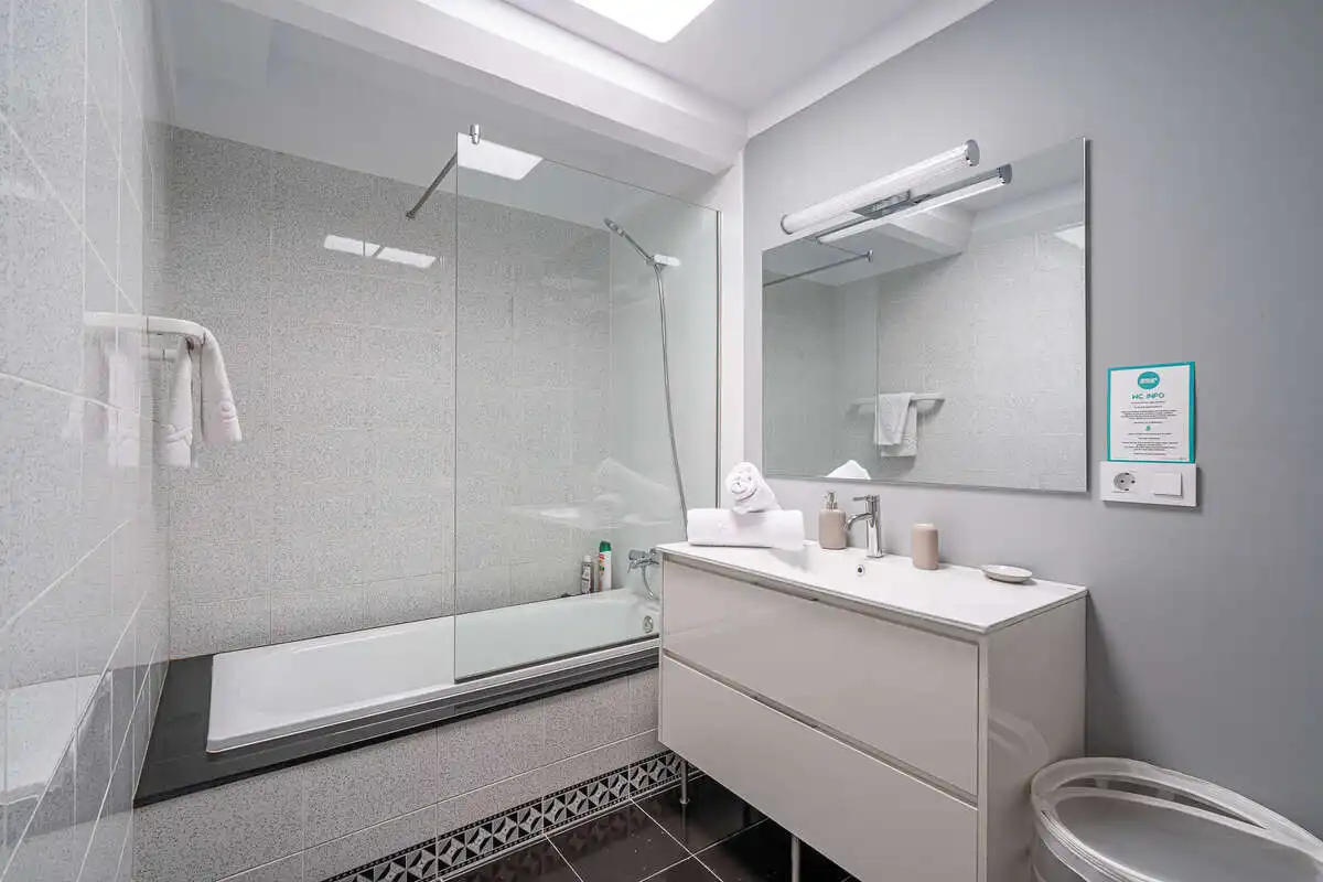 Bathroom of Apartments for sale in Costa Teguise