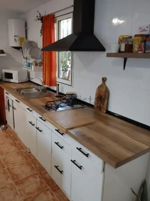 Küche von Country house zur Miete in Montserrat mit Klimaanlage, Heizung und Abstellraum