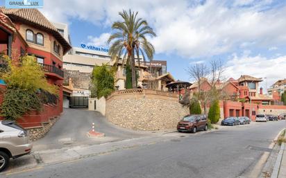 Exterior view of Single-family semi-detached for sale in  Granada Capital  with Air Conditioner, Heating and Private garden