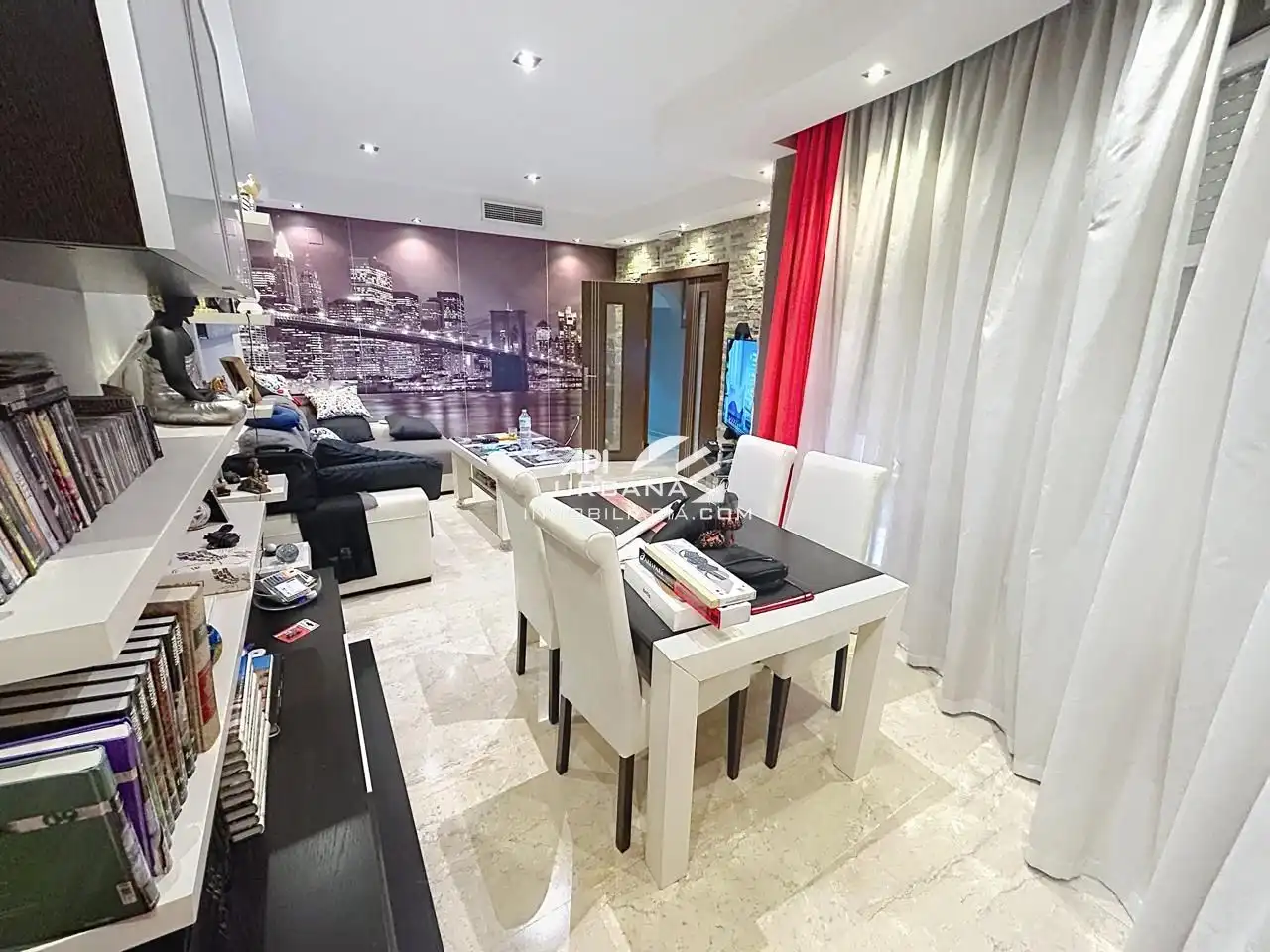 Sala d'estar de Casa o xalet en venda en Lucena amb Aire condicionat i Terrassa