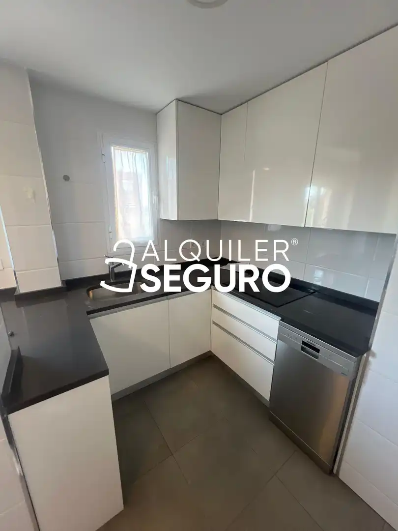 Kitchen of Flat for rent in Madrid  with Air Conditioner, Heating and Terrace