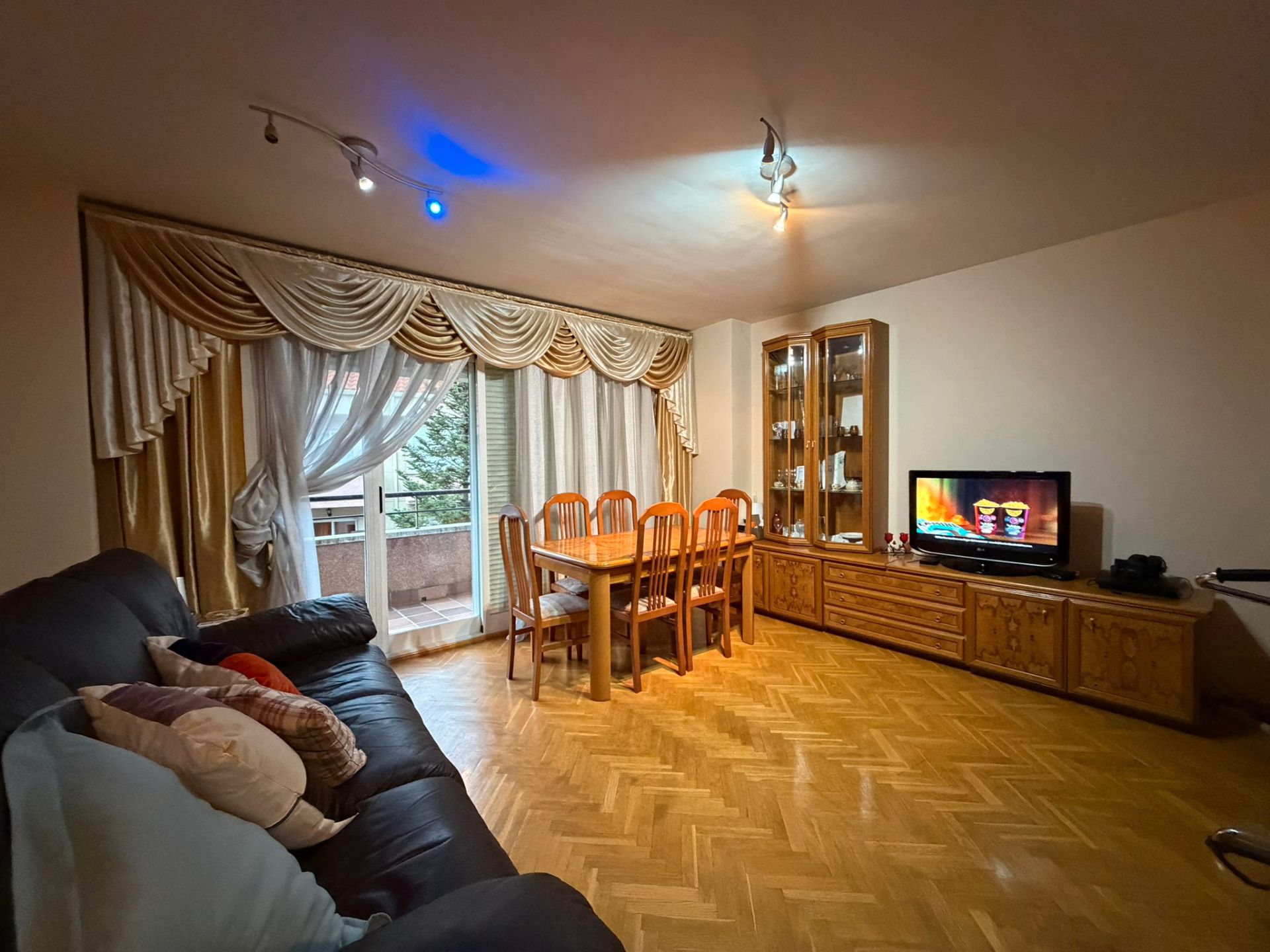 Sala d'estar de Pis en venda en Valdemorillo amb Calefacció, Parquet i Terrassa