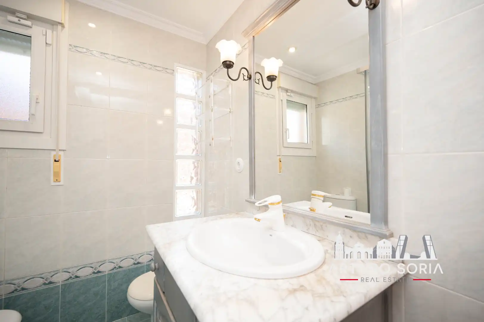 Badezimmer von Wohnung zur Miete in Madrid mit Klimaanlage, Heizung und Terrasse