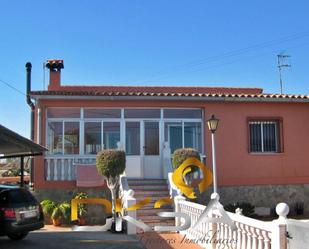 Vista exterior de Casa o xalet en venda en Castellón de la Plana / Castelló de la Plana amb Aire condicionat, Calefacció i Jardí privat