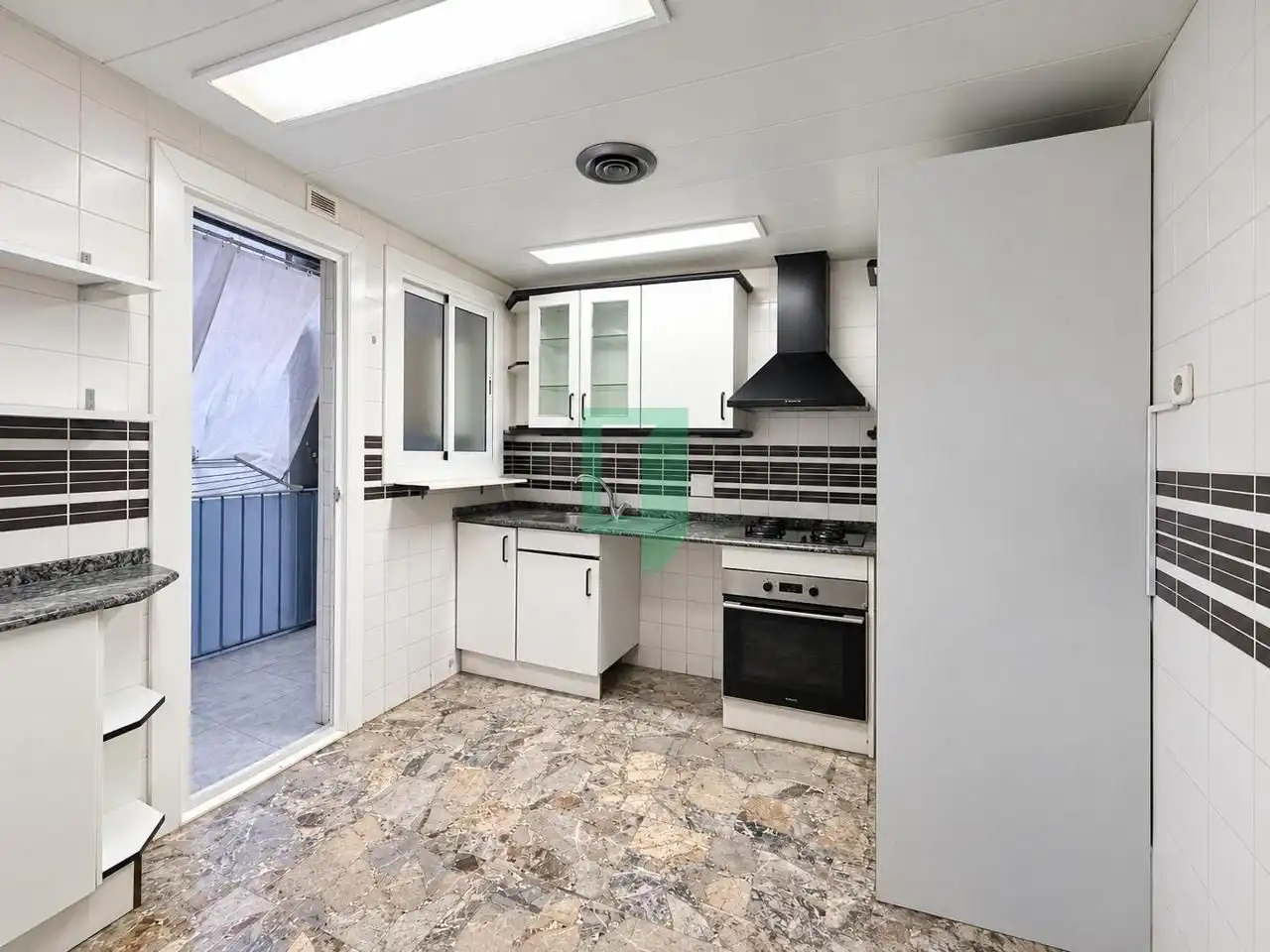 Kitchen of Flat for sale in Badalona  with Air Conditioner and Balcony