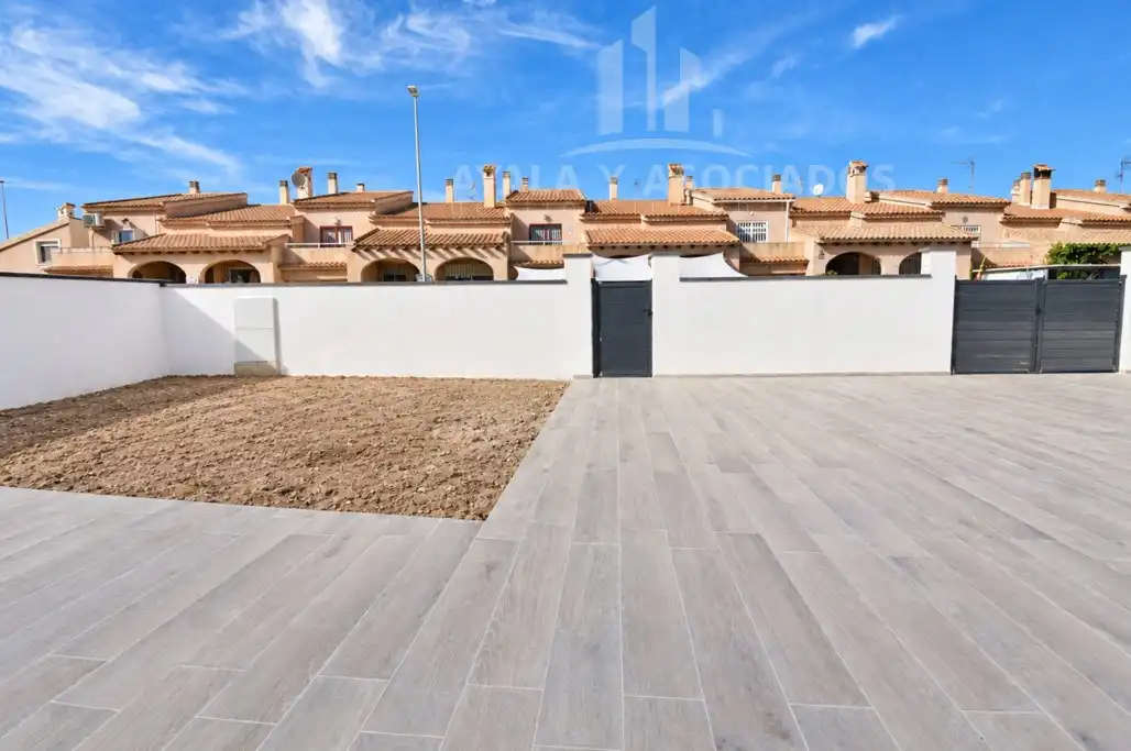 Terrassa de Casa o xalet en venda en Cartagena amb Jardí privat i Piscina