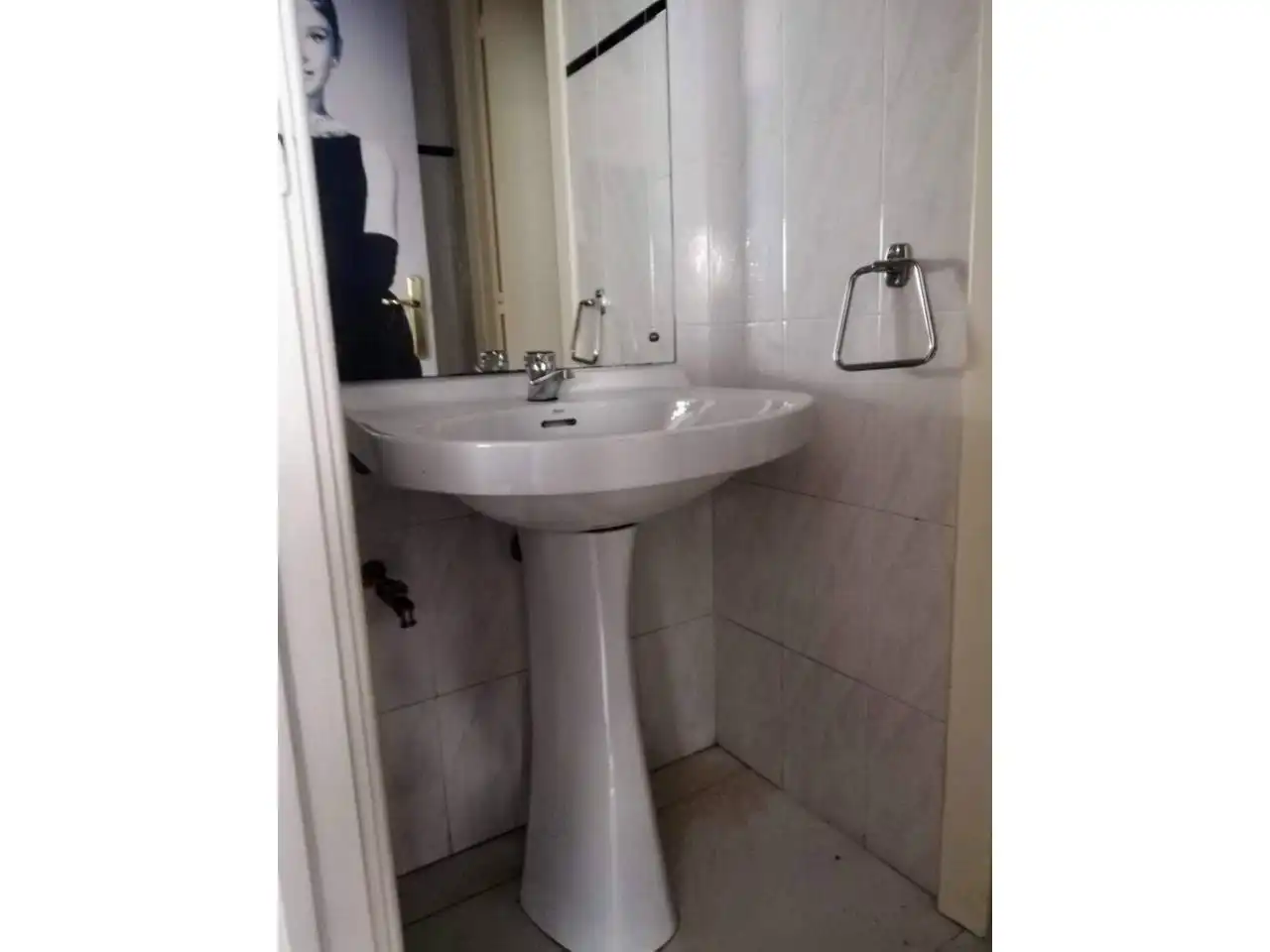 Baño de Local de alquiler en Burgos con Aire acondicionado
