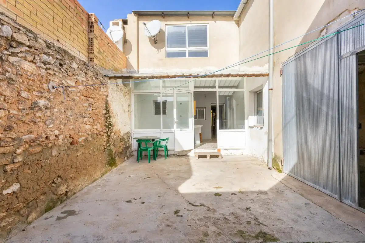 Casa adosada en venta en C. Calvario, Fuenterrobles