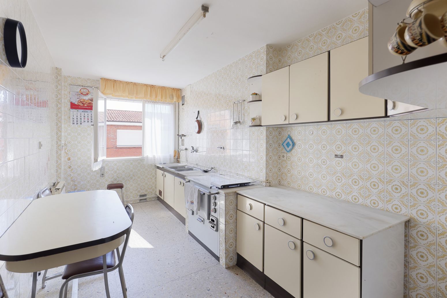Cuina de Pis en venda en Gijón  amb Calefacció i Parquet