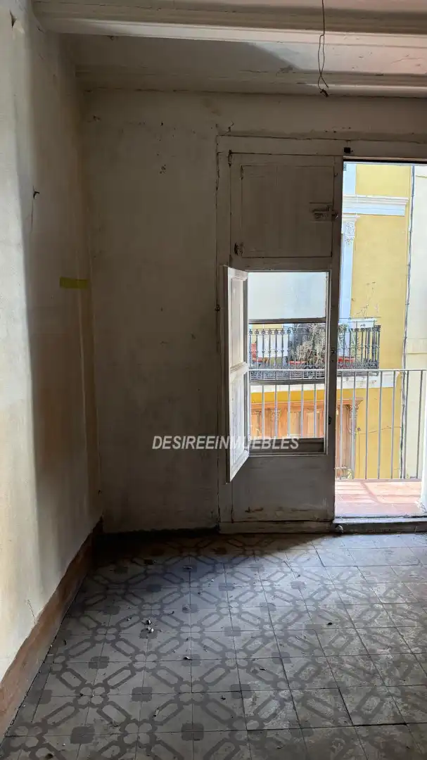 Dormitori de Pis en venda en Valencia amb Balcó