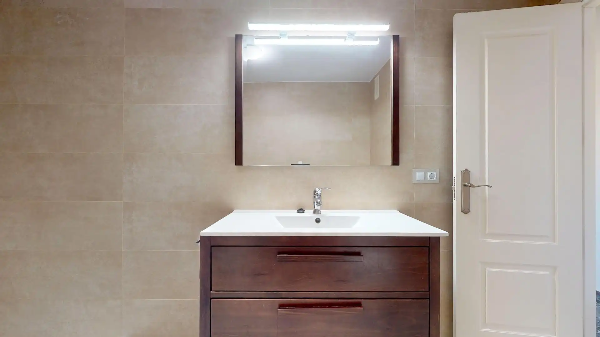 Baño de Piso en venta en Córdoba con Aire acondicionado, Terraza y Trastero