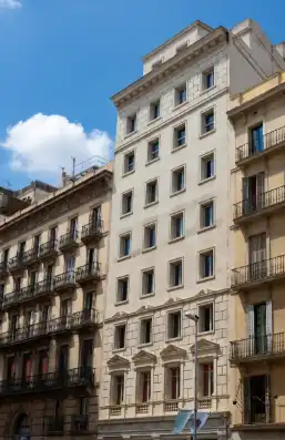 Vista exterior de Local en venda en Barcelona amb Aire condicionat, Terrassa i Moblat