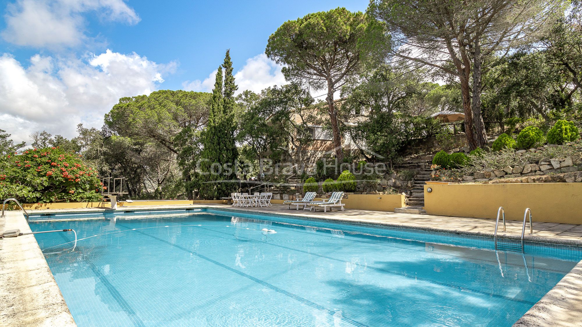Piscina de Finca rústica en venda en Sant Feliu de Guíxols amb Aire condicionat, Calefacció i Jardí privat