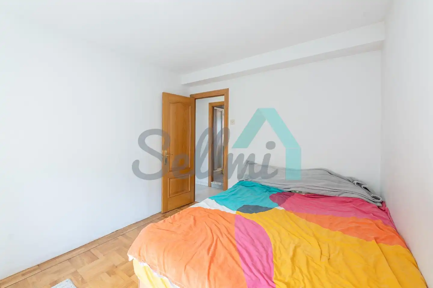 Habitación de Planta baja en venta en Avilés con Calefacción, Parquet y Trastero