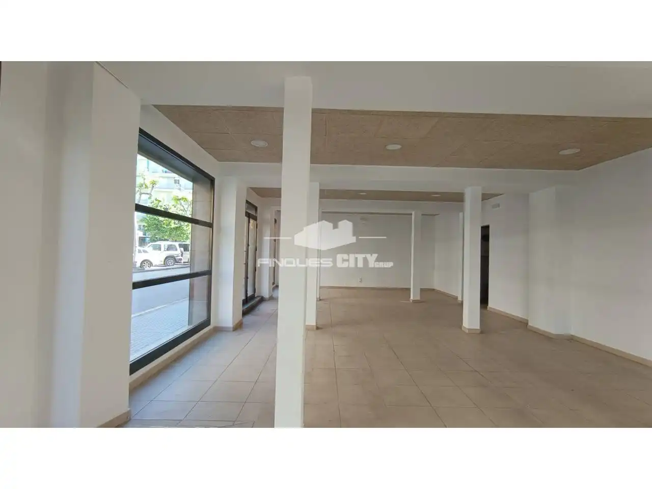 Business premises to rent in Avenida Hispanitat, imagen 2