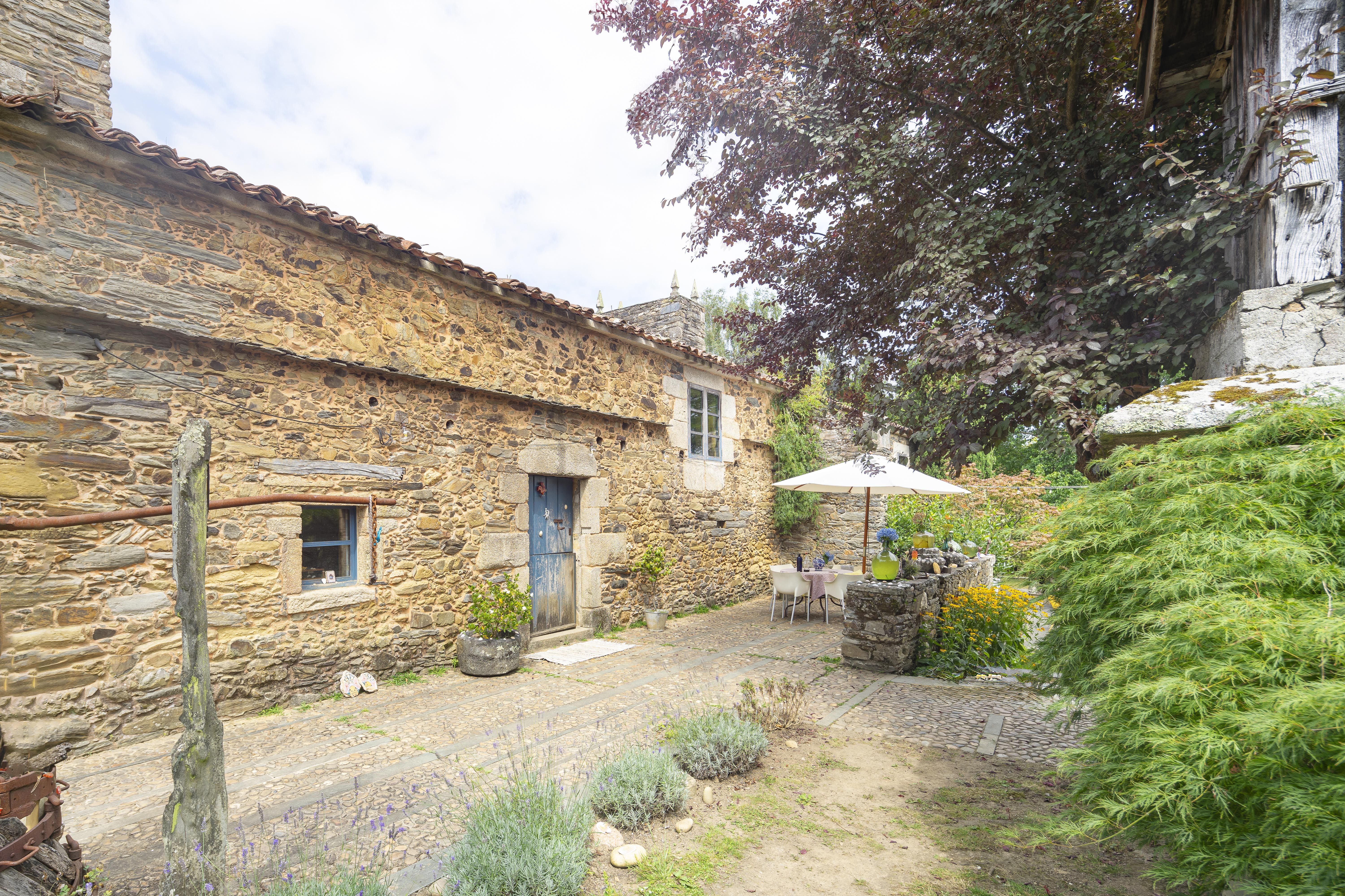 Garden of House or chalet for sale in Bergondo  with Air Conditioner, Heating and Private garden