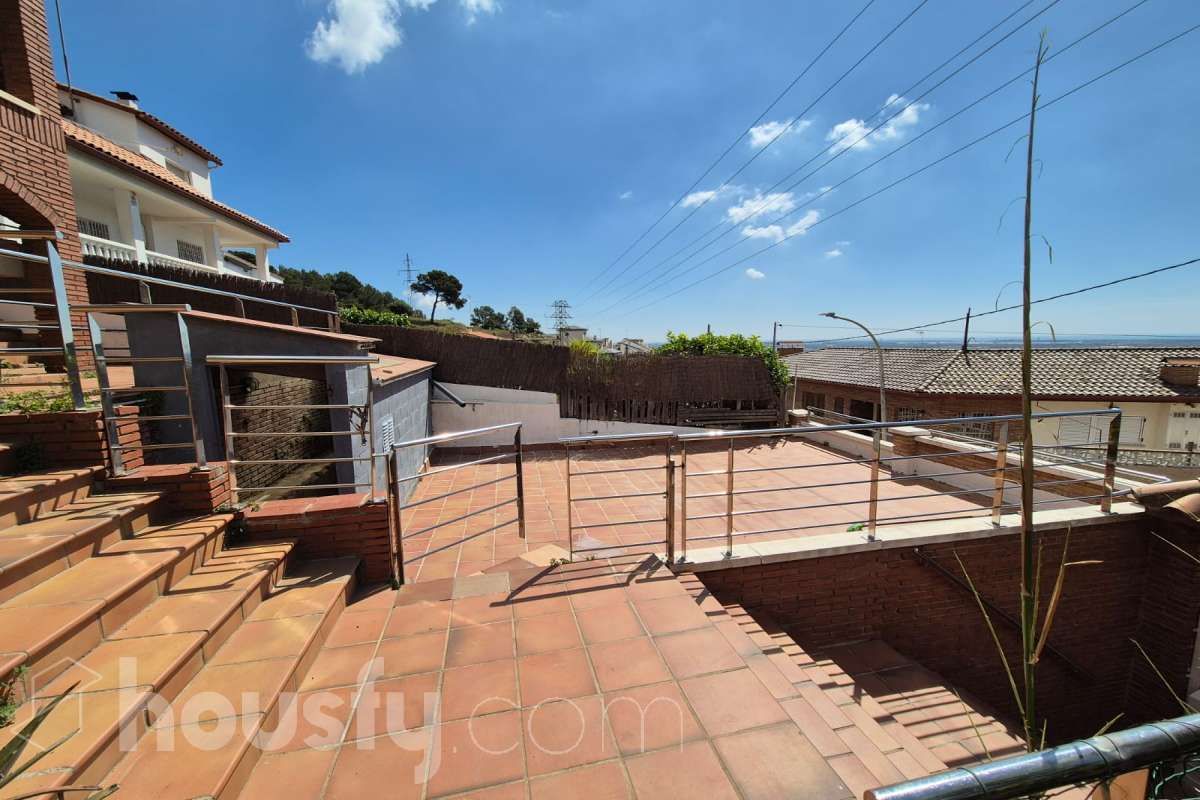 Terrace of House or chalet to rent in Viladecans  with Air Conditioner, Heating and Terrace