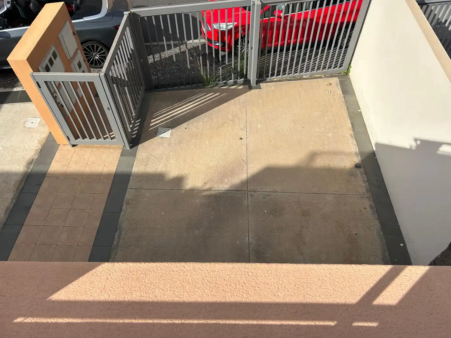 Aparcament de Casa adosada en venda en Adeje amb Aire condicionat, Terrassa i Moblat
