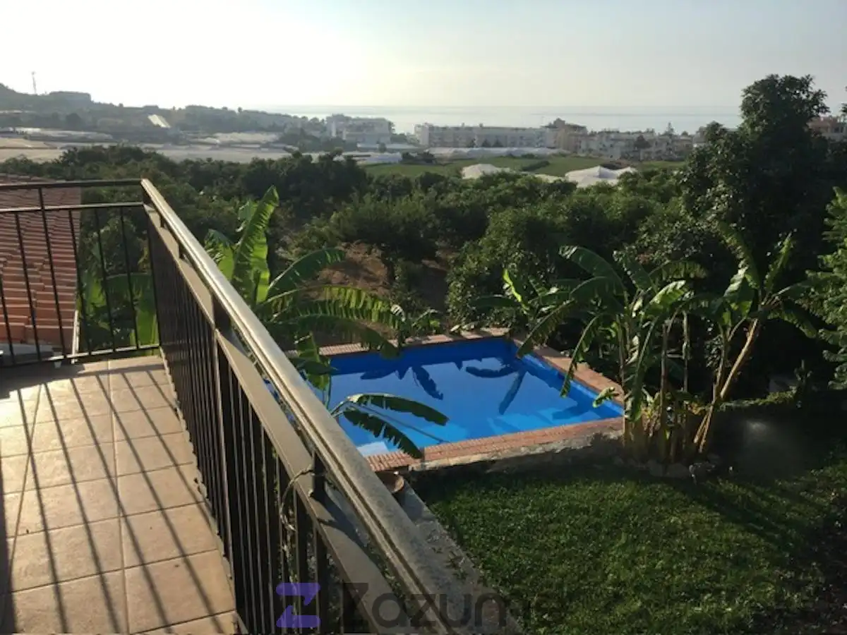 Schwimmbecken von Haus oder Chalet zur Miete in Torrox mit Privatgarten, Terrasse und Schwimmbad