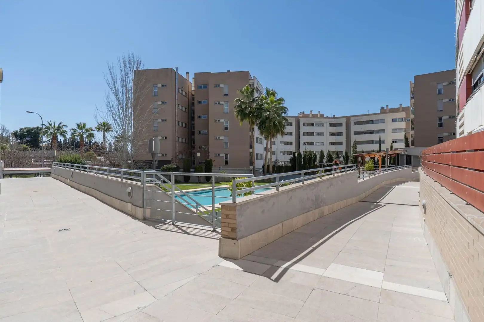 Swimming pool of Flat for sale in Granada  with Air Conditioner, Heating and Private garden