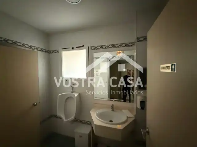 Badezimmer von Gebäude zur Miete in Mislata