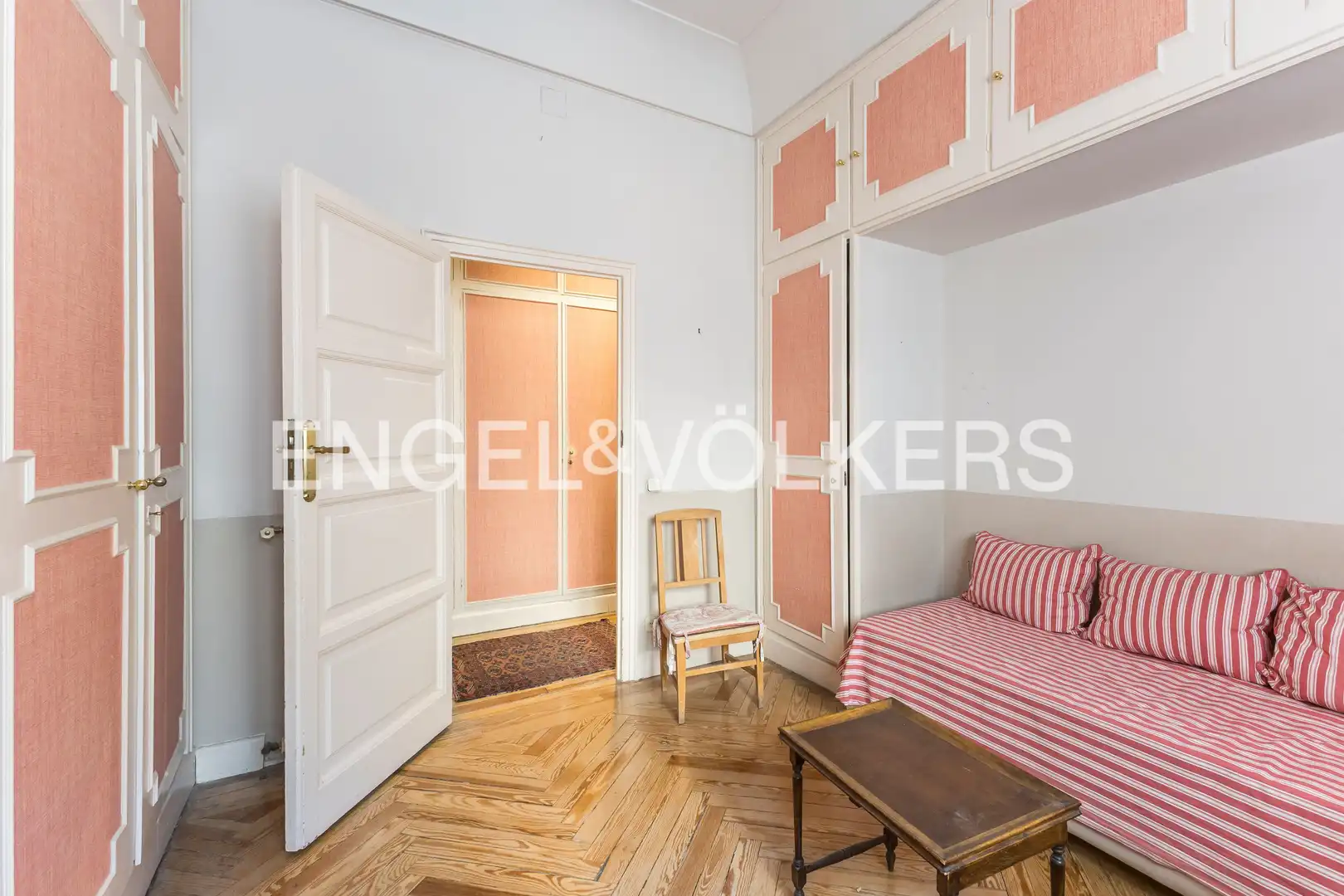 Bedroom of Flat for sale in Madrid  with Air Conditioner, Heating and Storage room