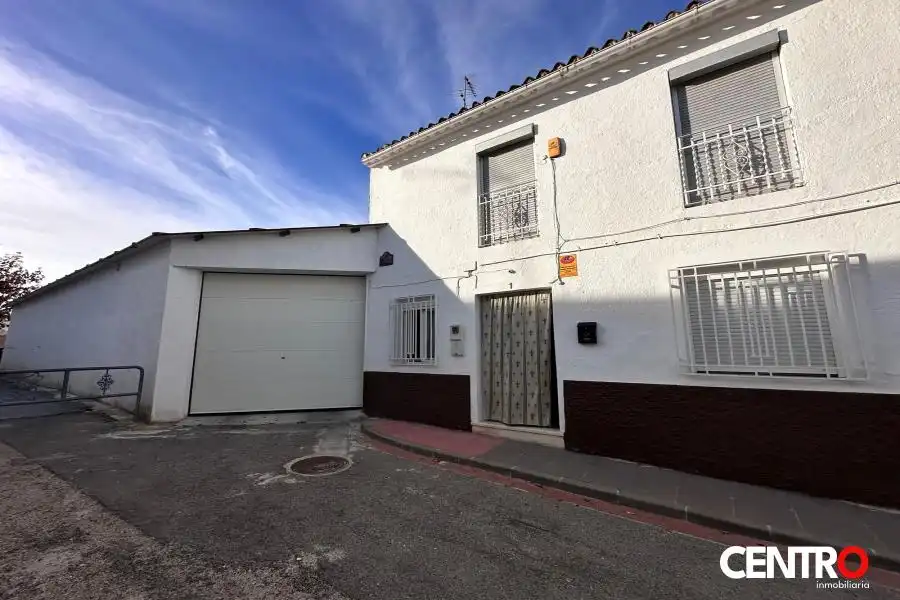 Vista exterior de Casa o chalet en venta en Guadahortuna con Jardín privado