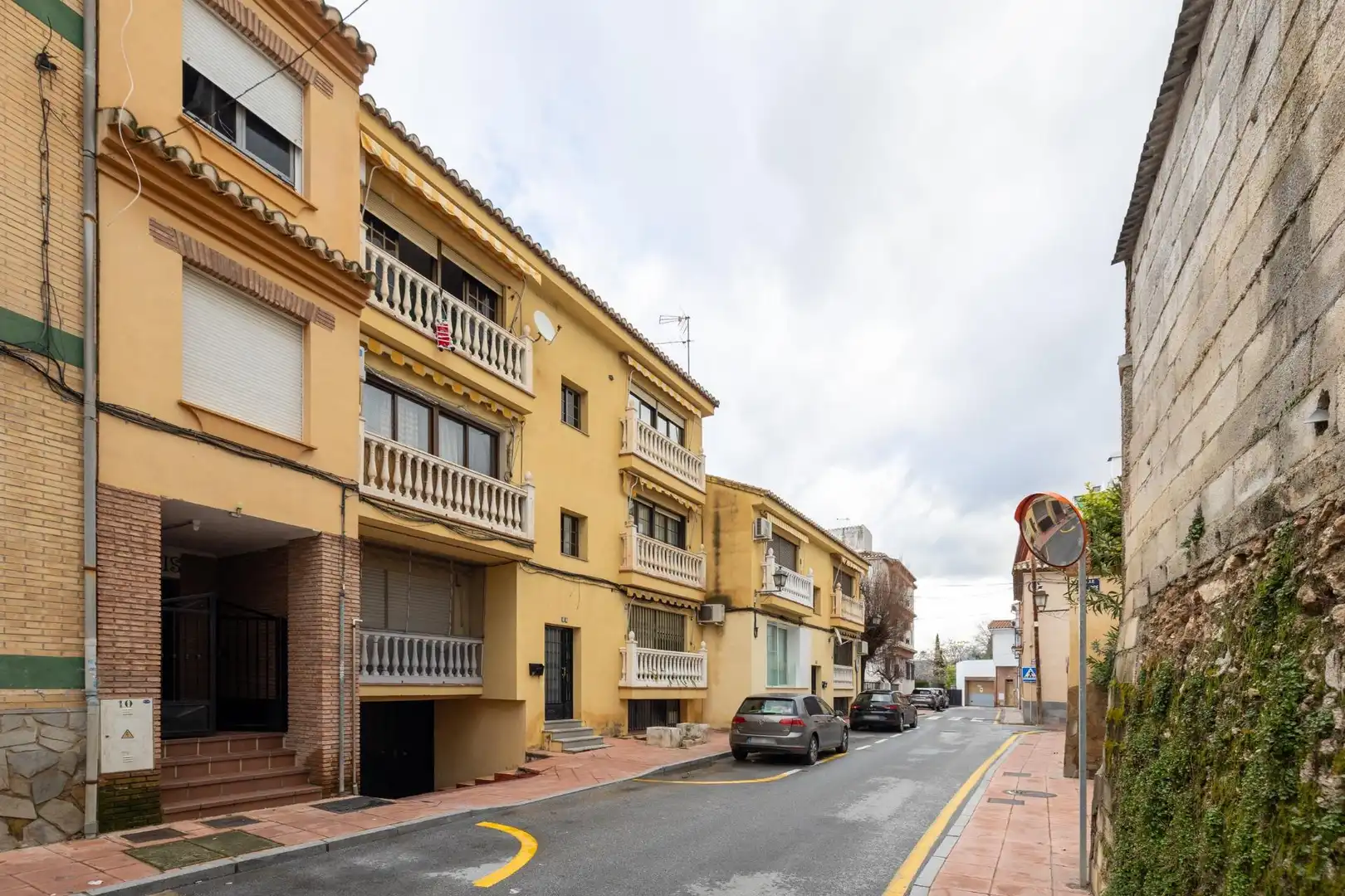 Vista exterior de Piso en venta en La Zubia con Aire acondicionado, Trastero y Balcón