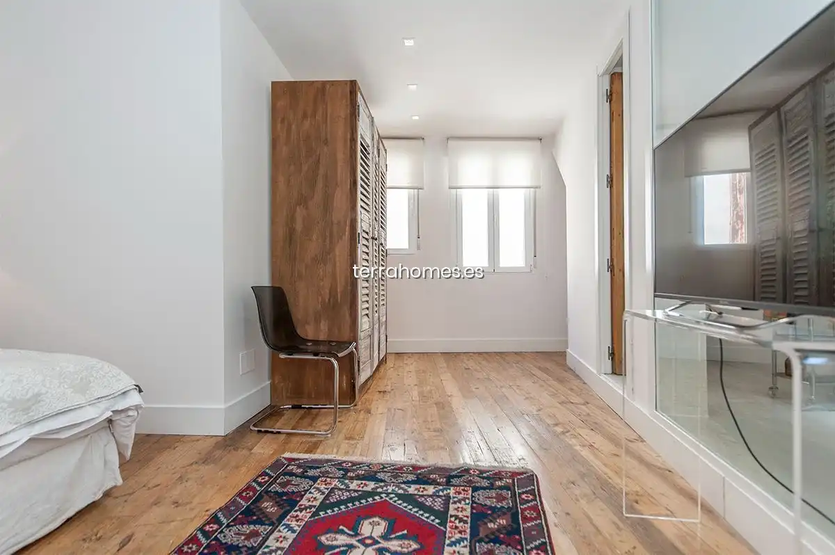 Habitación de Dúplex de alquiler en Madrid con Aire acondicionado, Calefacción y Amueblado