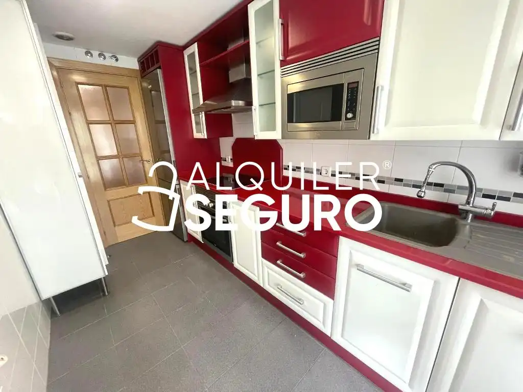Flat for rent in de José Arcones Gil, Pueblo Nuevo