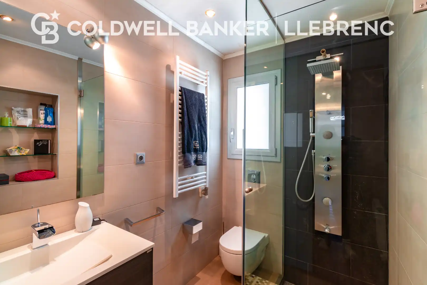 Baño de Casa o chalet en venta en Barcelona con Aire acondicionado, Calefacción y Jardín privado