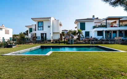 Piscina de Casa adosada en venda en Mont-roig del Camp amb Aire condicionat, Calefacció i Jardí privat