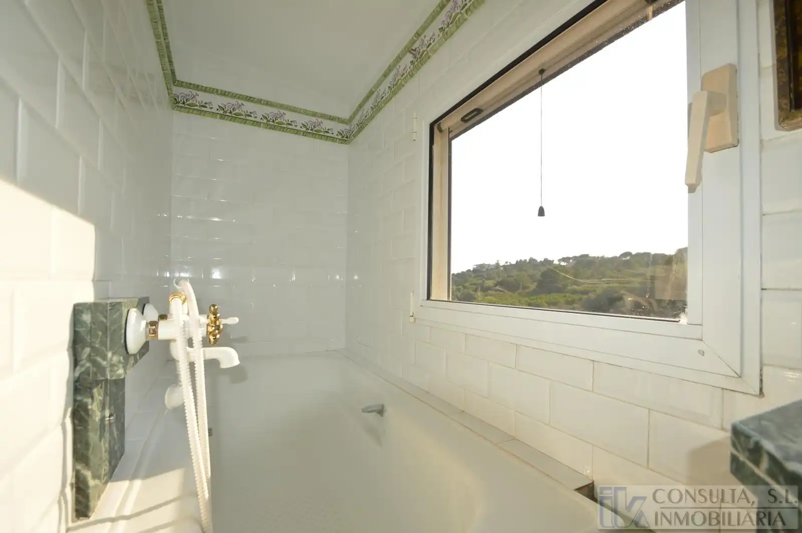 Bany de Casa o xalet en venda en Vinaròs amb Jardí privat, Terrassa i Piscina