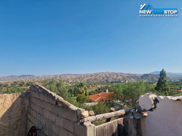 Finca rústica en Venta en Cantoria