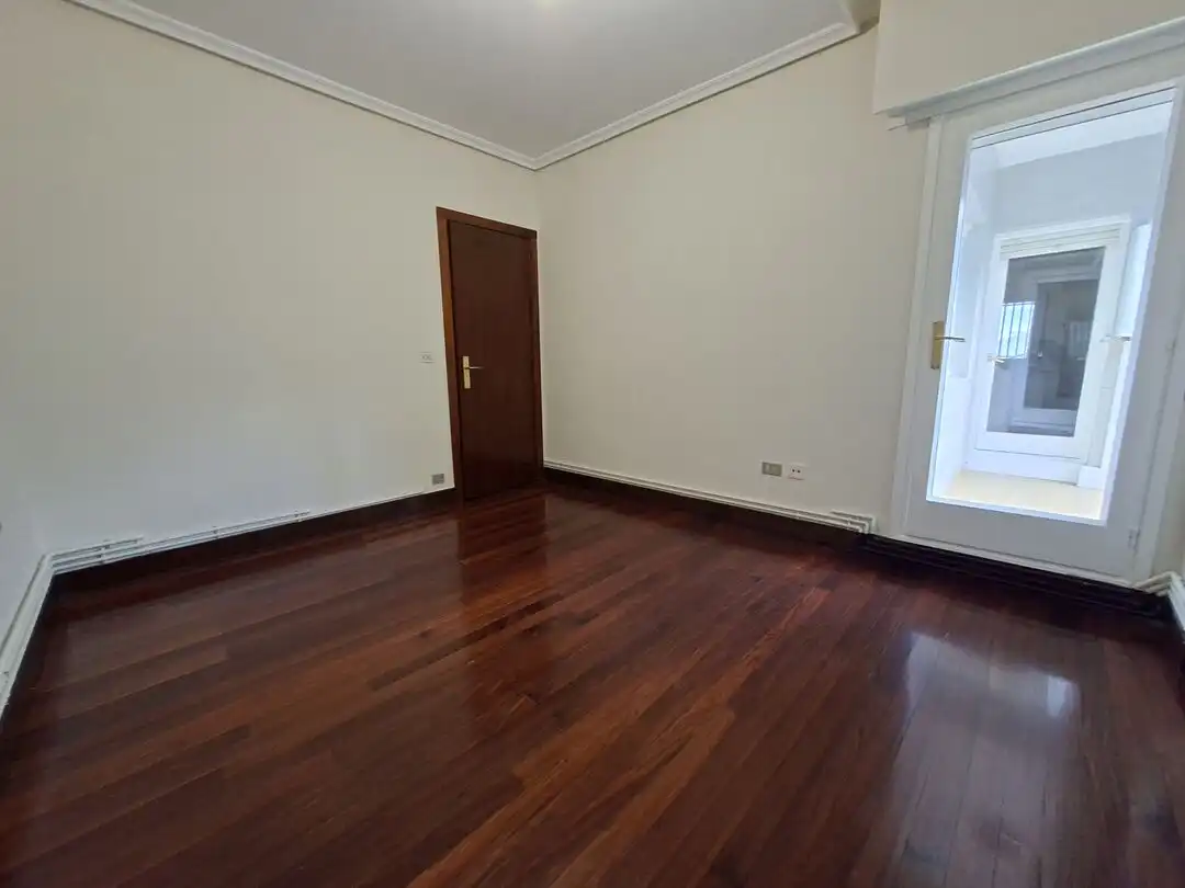 Schlafzimmer von Wohnung zum Verkauf in Durango mit Heizung, Abstellraum und Balkon