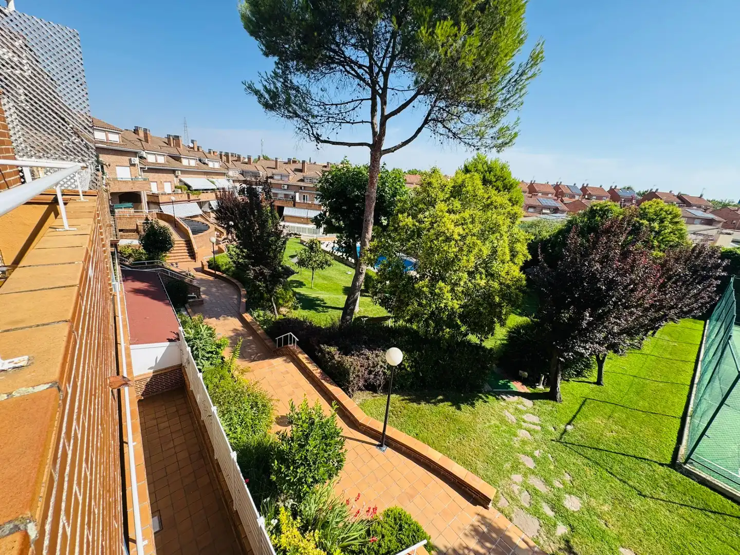 Garten von Maisonette zur Miete in Sevilla la Nueva mit Heizung, Ofen und Gemeinschaftspool
